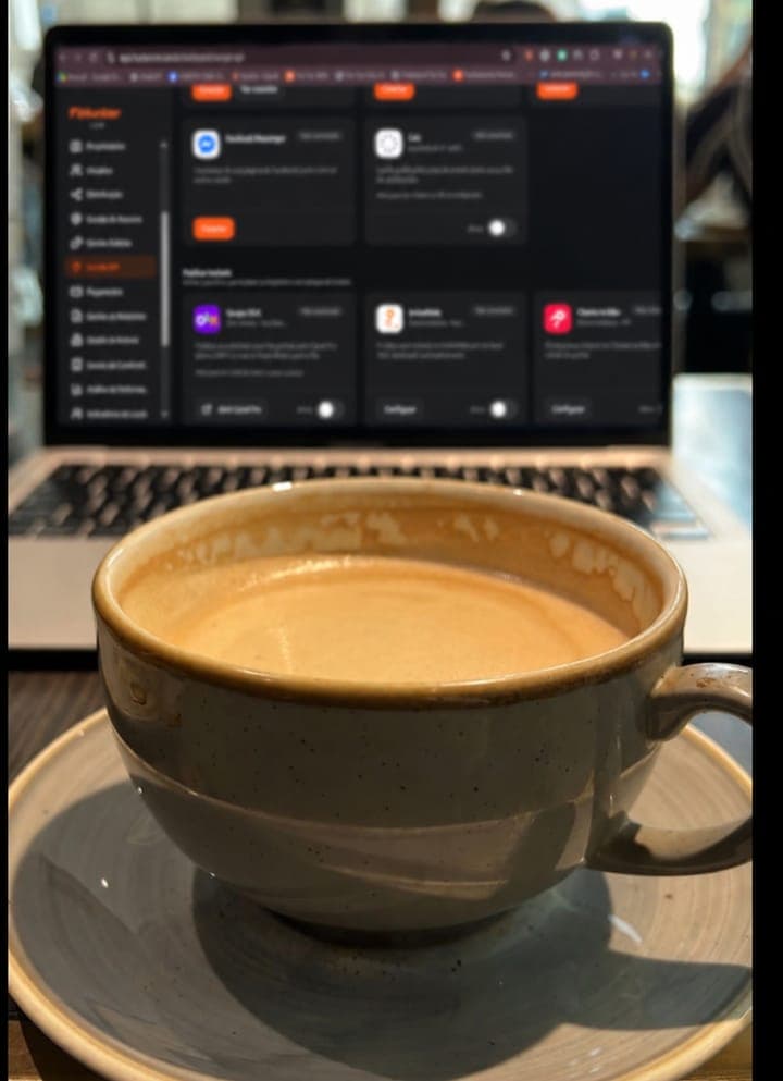 Mesa de trabalho de cliente com o Hunter aberto na tela