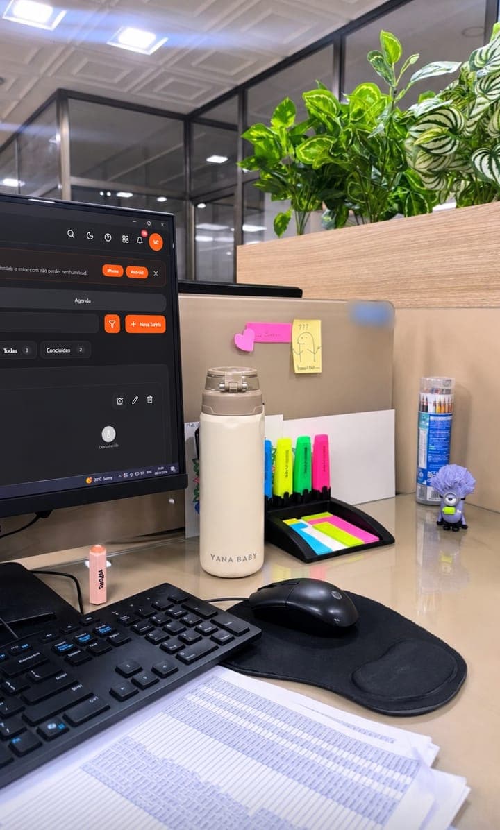 Mesa de trabalho de cliente com o Hunter aberto na tela